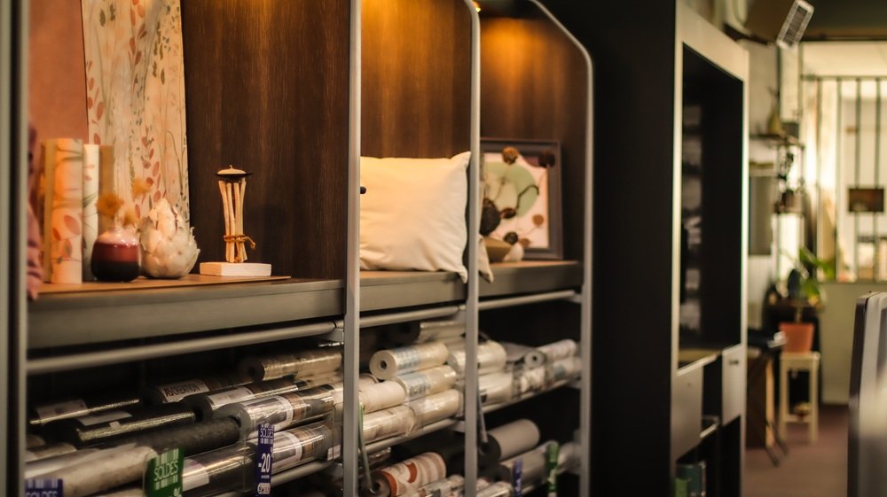 Exposition showroom tapisserie et papier peint à vire normandie